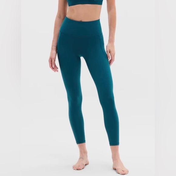 Athleta Pants - Athleta Salutation Stash High Rise 7/8 Leggings in Coastal Teal Size XS NWT